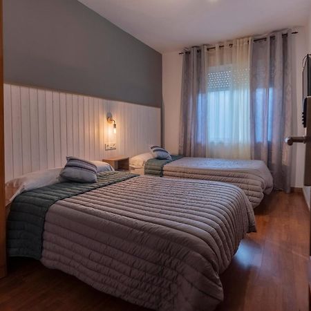 Hostal Julio Cesar La Virgen del Camino Dış mekan fotoğraf