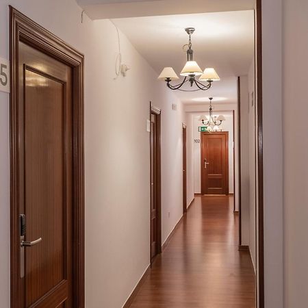 Hostal Julio Cesar La Virgen del Camino Dış mekan fotoğraf