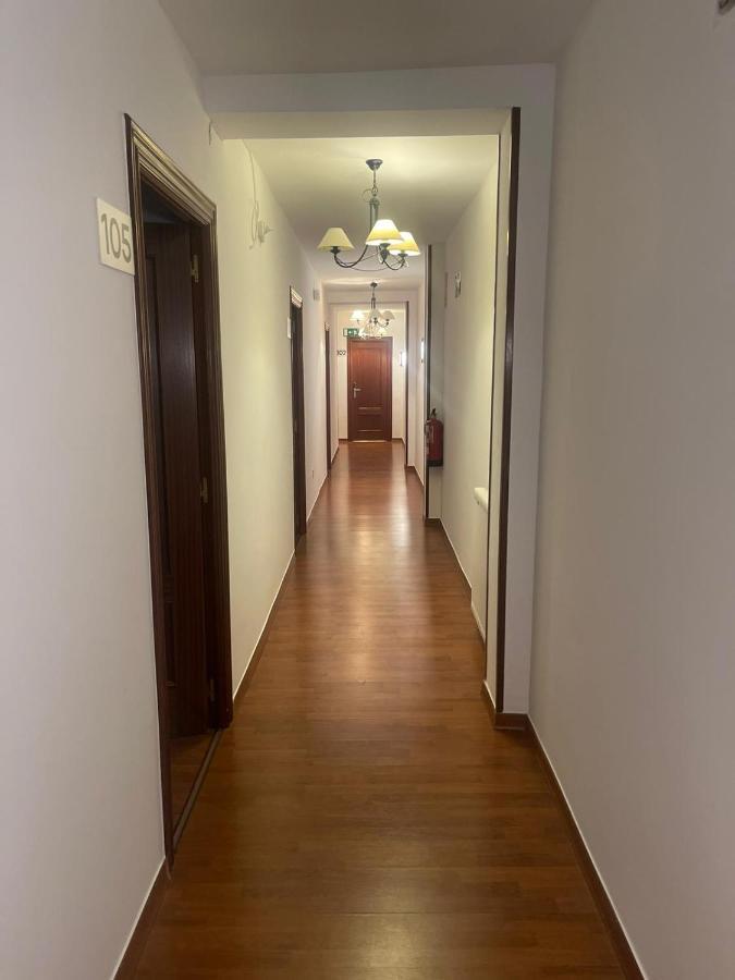Hostal Julio Cesar La Virgen del Camino Dış mekan fotoğraf