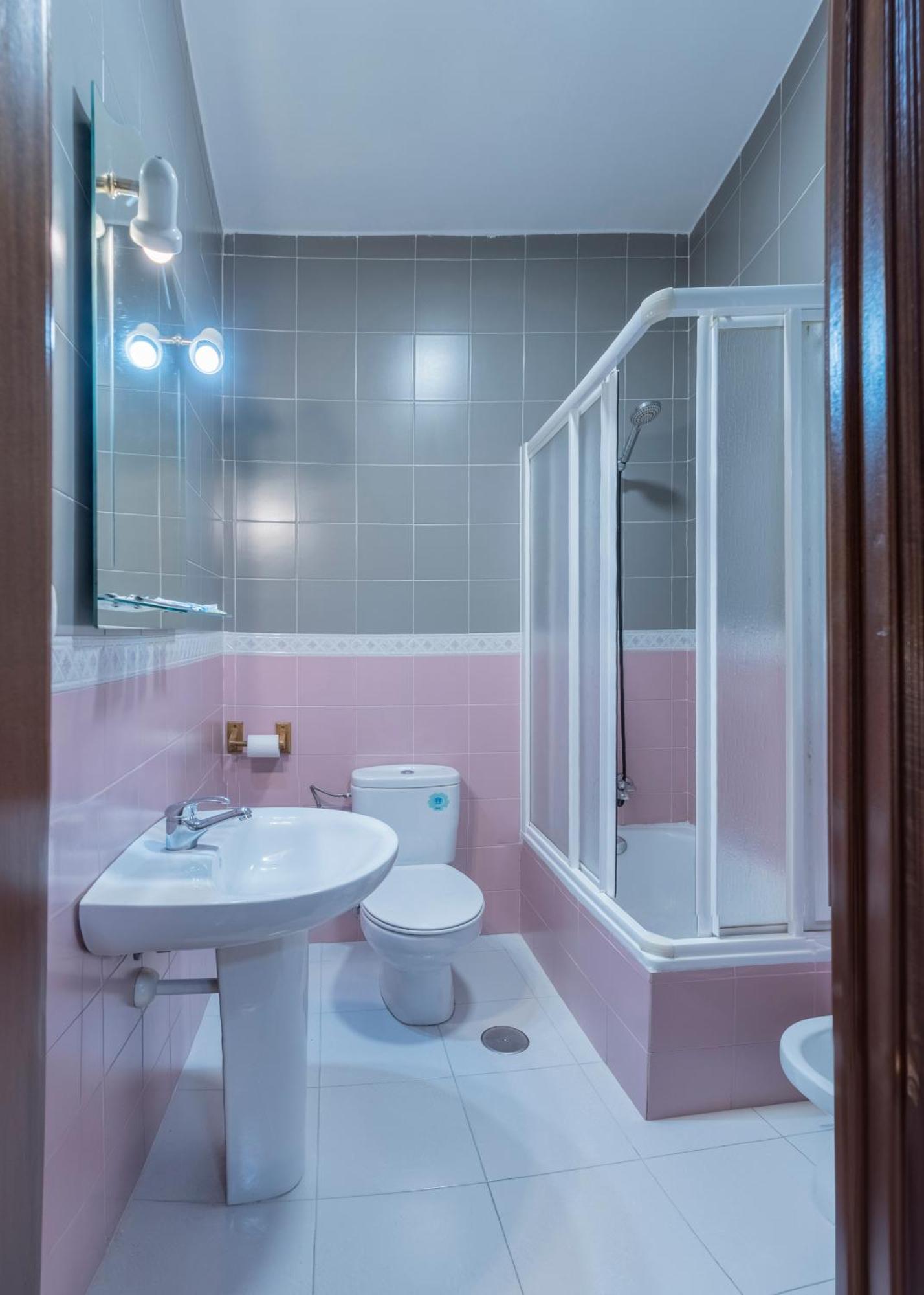 Hostal Julio Cesar La Virgen del Camino Dış mekan fotoğraf