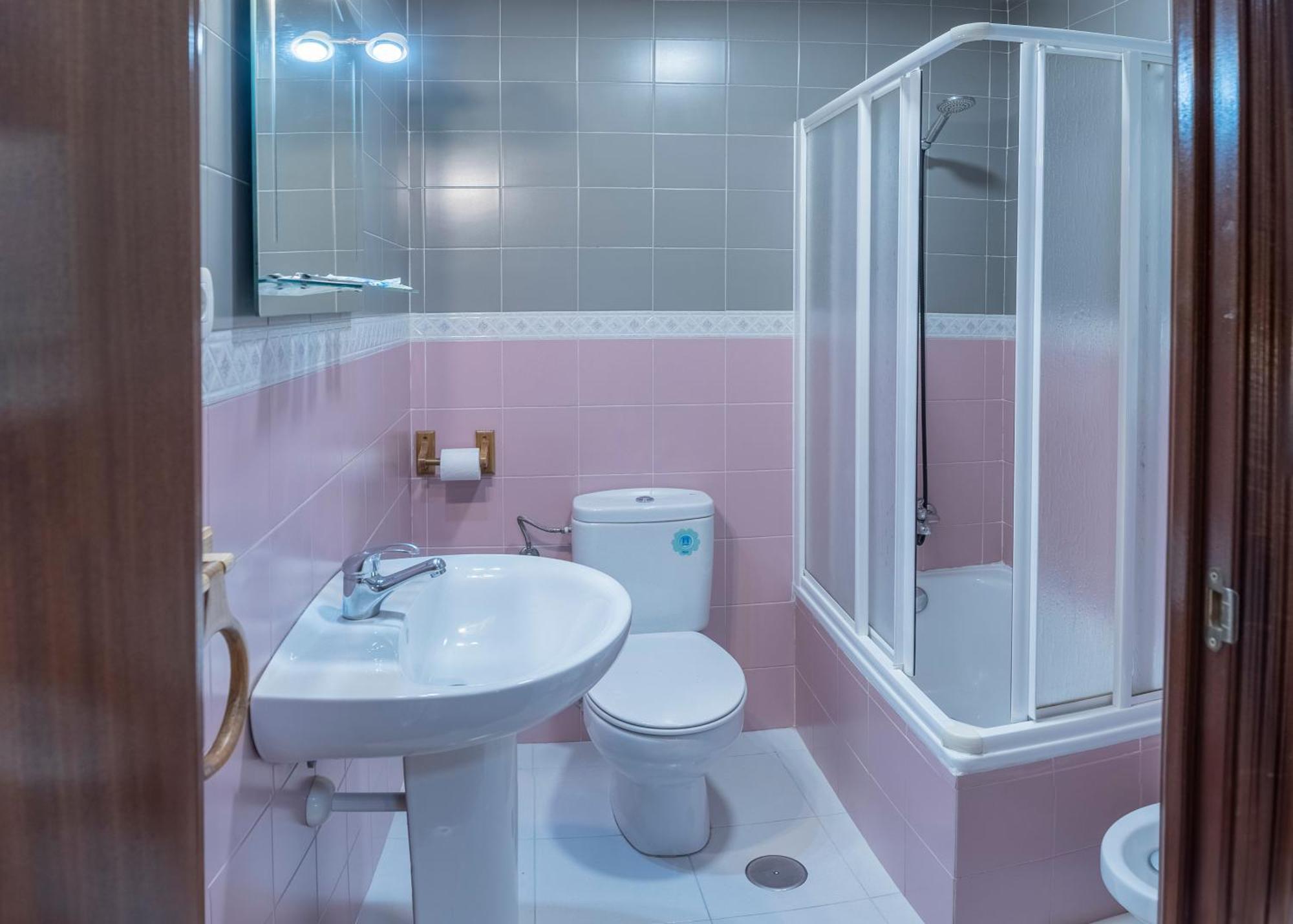 Hostal Julio Cesar La Virgen del Camino Dış mekan fotoğraf