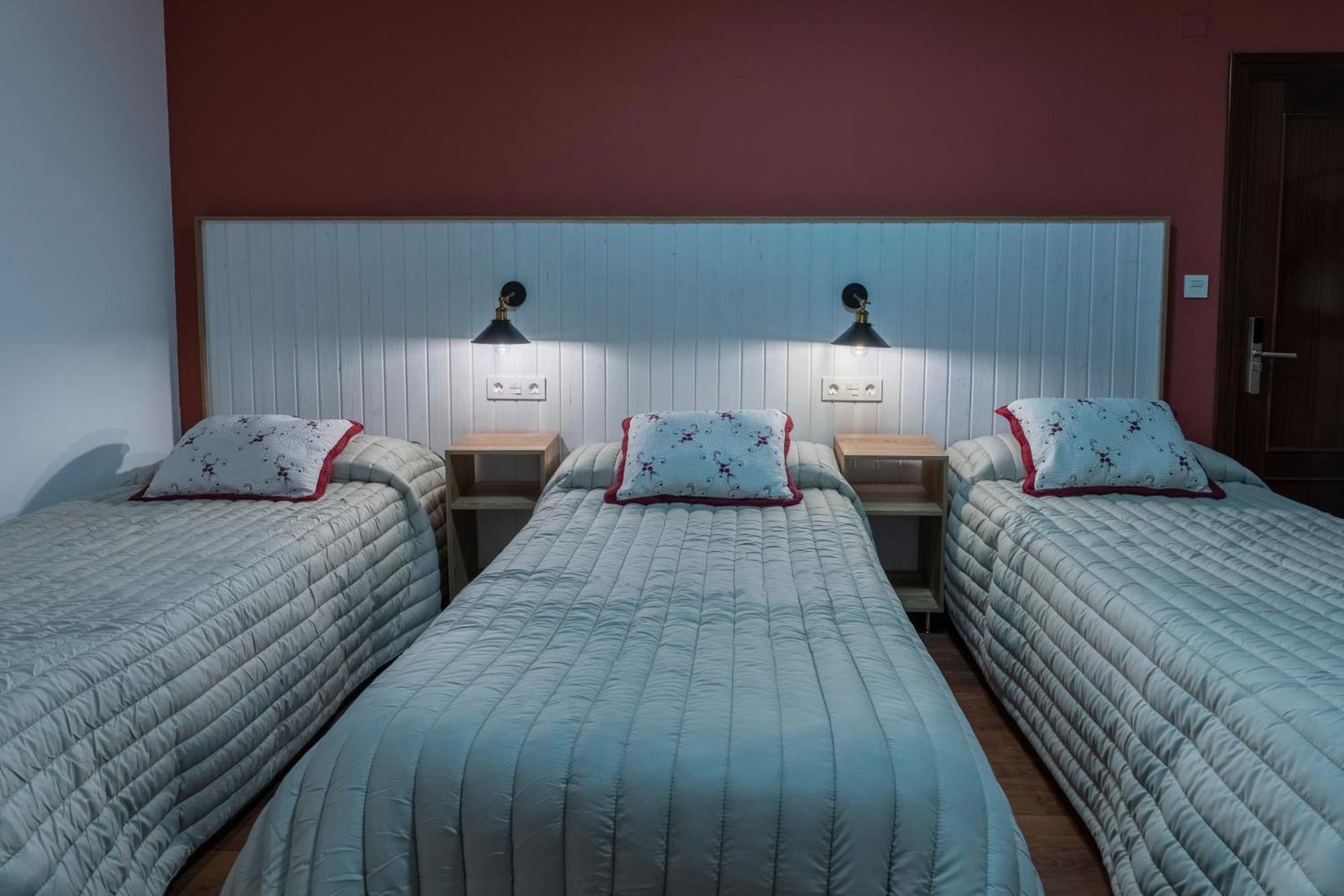 Hostal Julio Cesar La Virgen del Camino Dış mekan fotoğraf