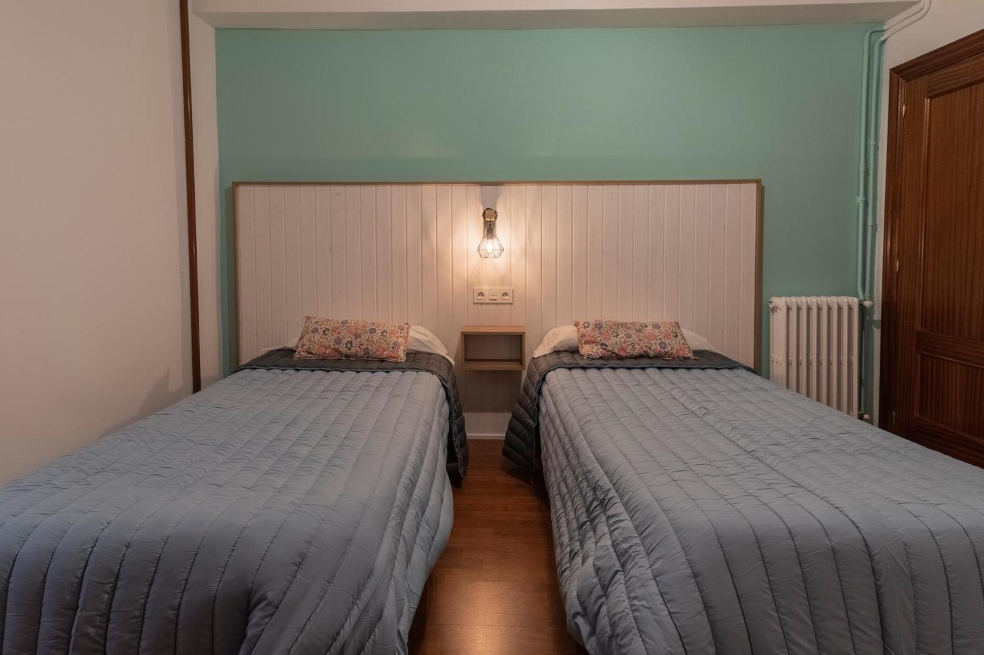 Hostal Julio Cesar La Virgen del Camino Dış mekan fotoğraf