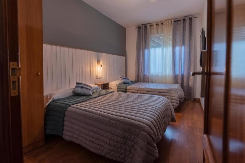 Hostal Julio Cesar La Virgen del Camino Dış mekan fotoğraf