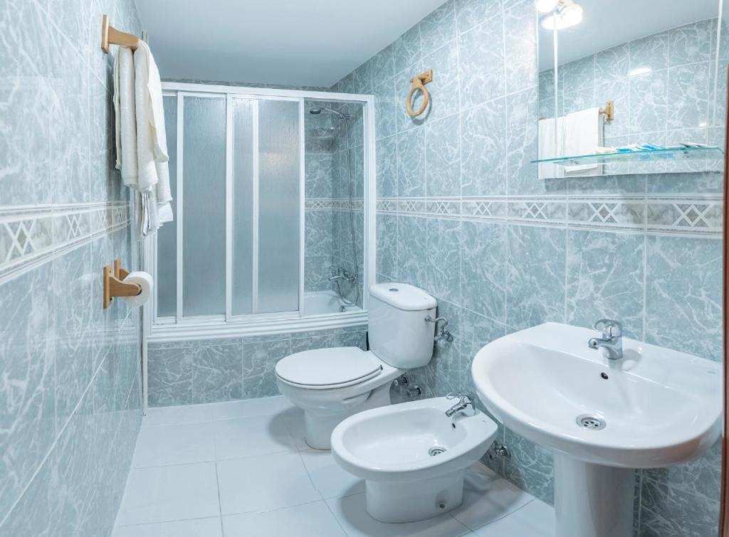 Hostal Julio Cesar La Virgen del Camino Dış mekan fotoğraf