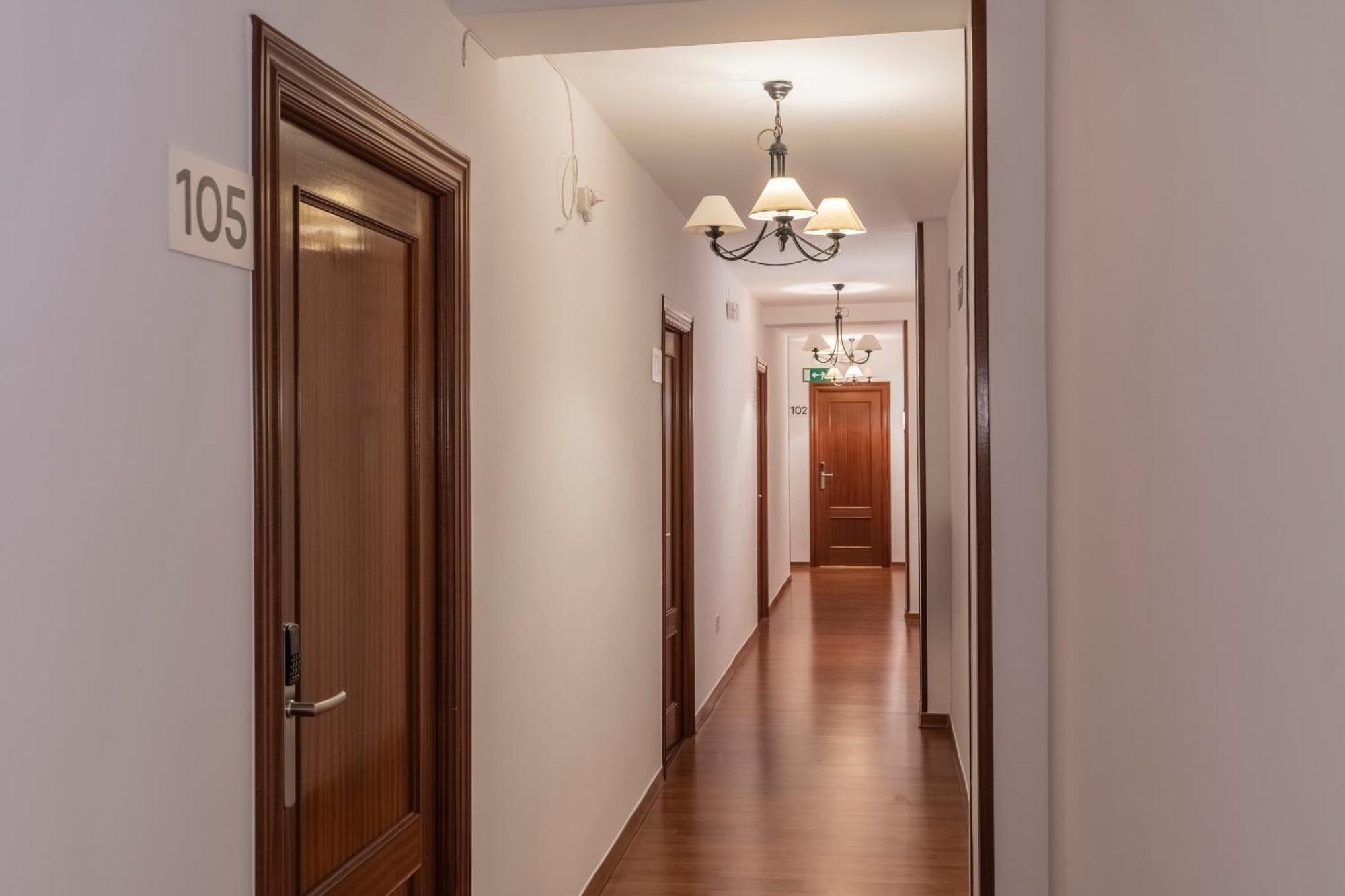 Hostal Julio Cesar La Virgen del Camino Dış mekan fotoğraf