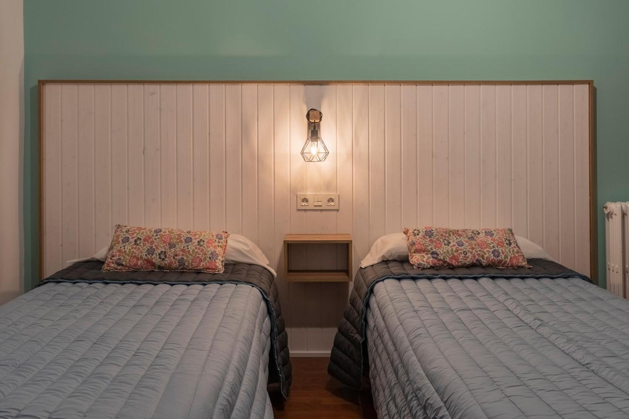 Hostal Julio Cesar La Virgen del Camino Dış mekan fotoğraf